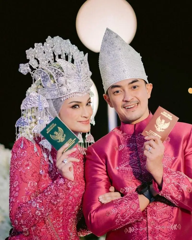 makeup-dan-kebaya-putri-zulhas-8-SGZUmgPfR5I7OQp5iLL1szjHAYIykdQx
